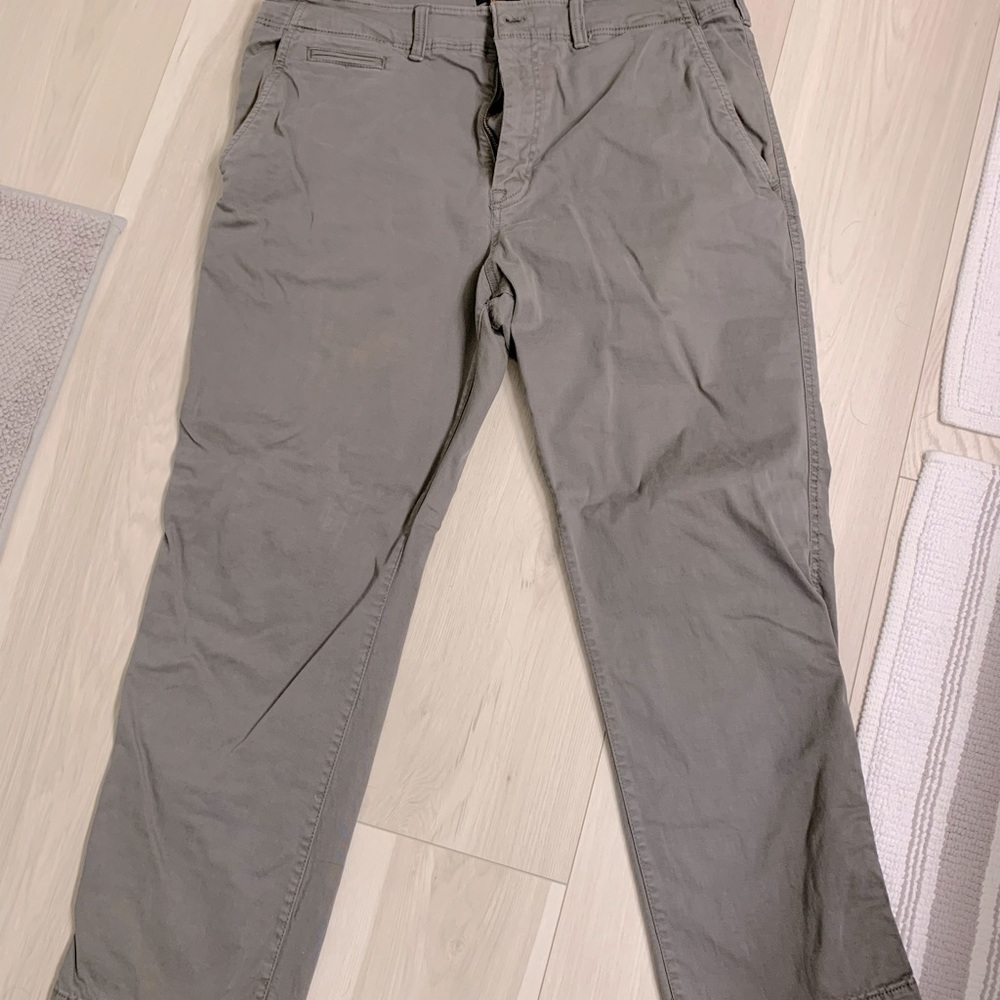 American Eagle Green chinos/khakis